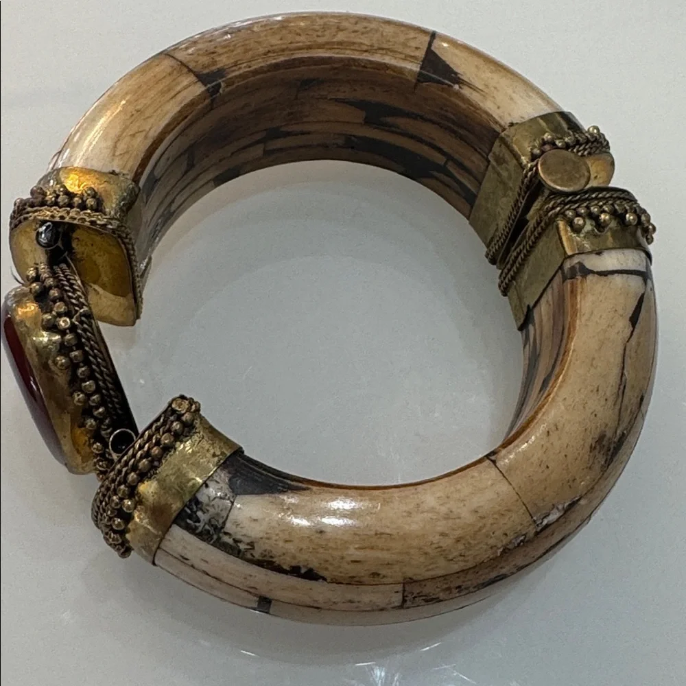 Bone and stone bangle bracelet - Picture 7 of 8